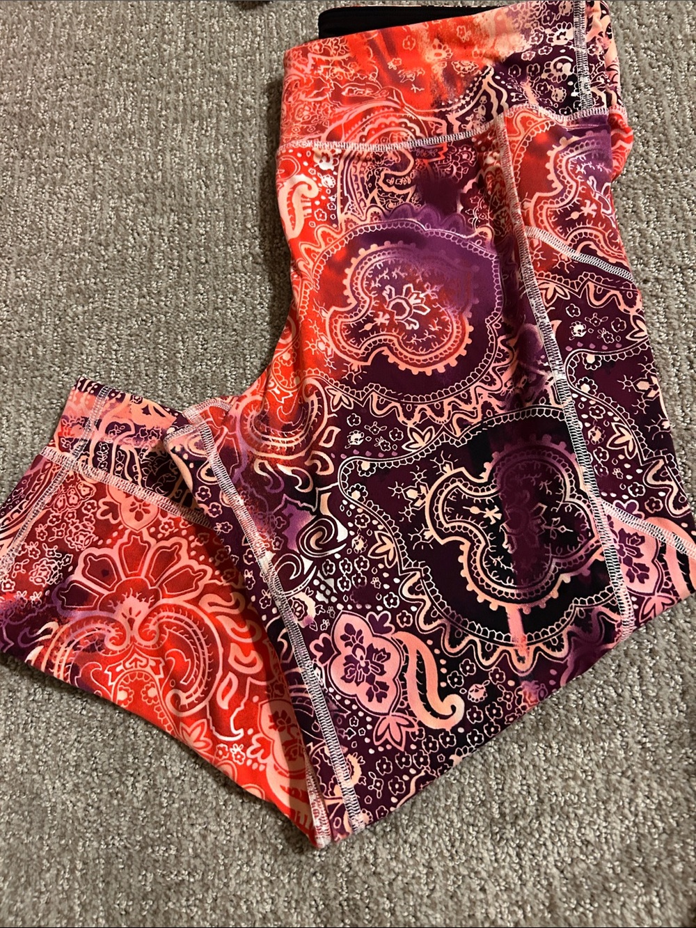 Soma Cropped Pink & Purple Paisley Active Leggings